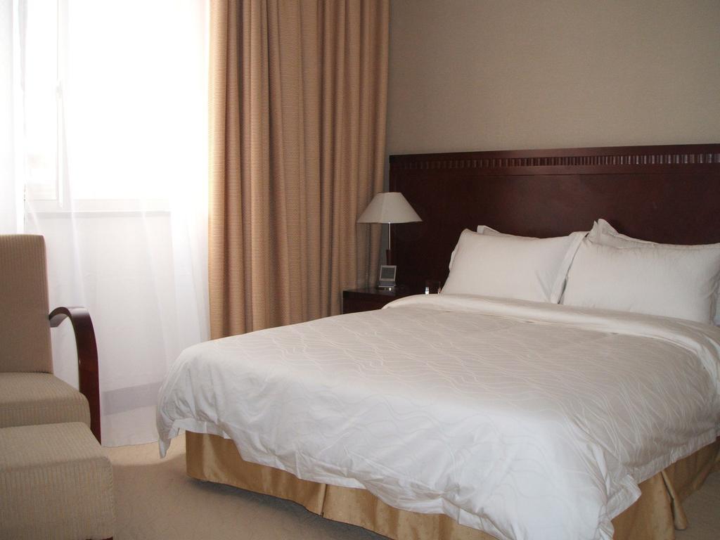 Century Hotel Taicang Room photo