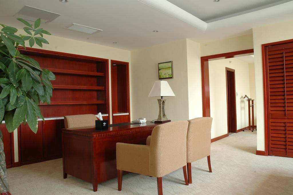 Century Hotel Taicang Room photo