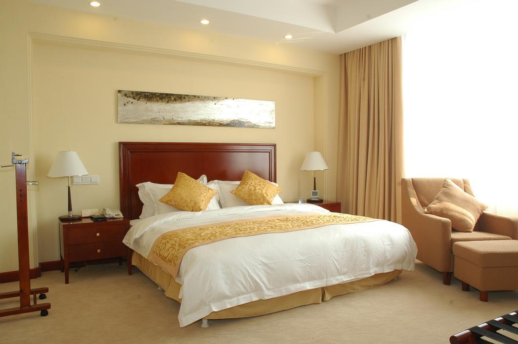Century Hotel Taicang Room photo